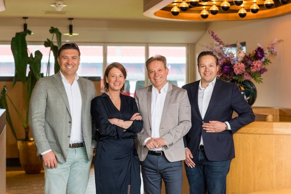 Beautiful Lives <span>versterkt The Relevance Group</span>